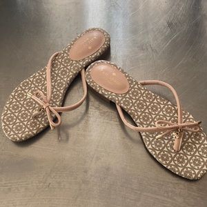 Nude Kate Spade flip flops sz 8